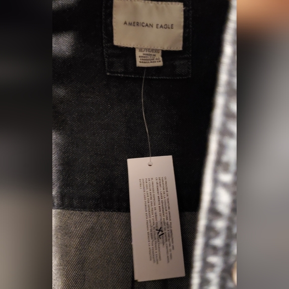 AE Stonewashed Denim Buttondown - Picture 3 of 4